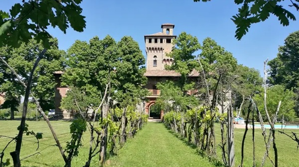 The Infinitude Collection: Hotels and Villas